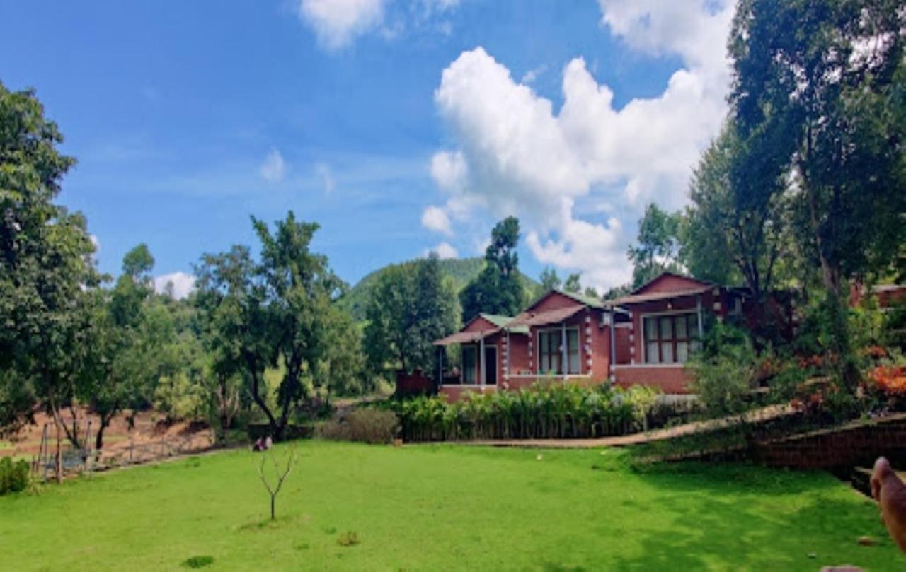 Hotel River Orchid Resort Сатара Екстериор снимка